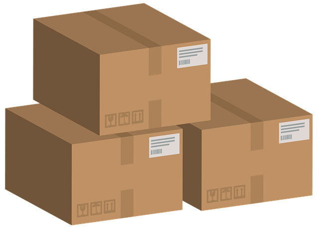csomagküldő dobozok